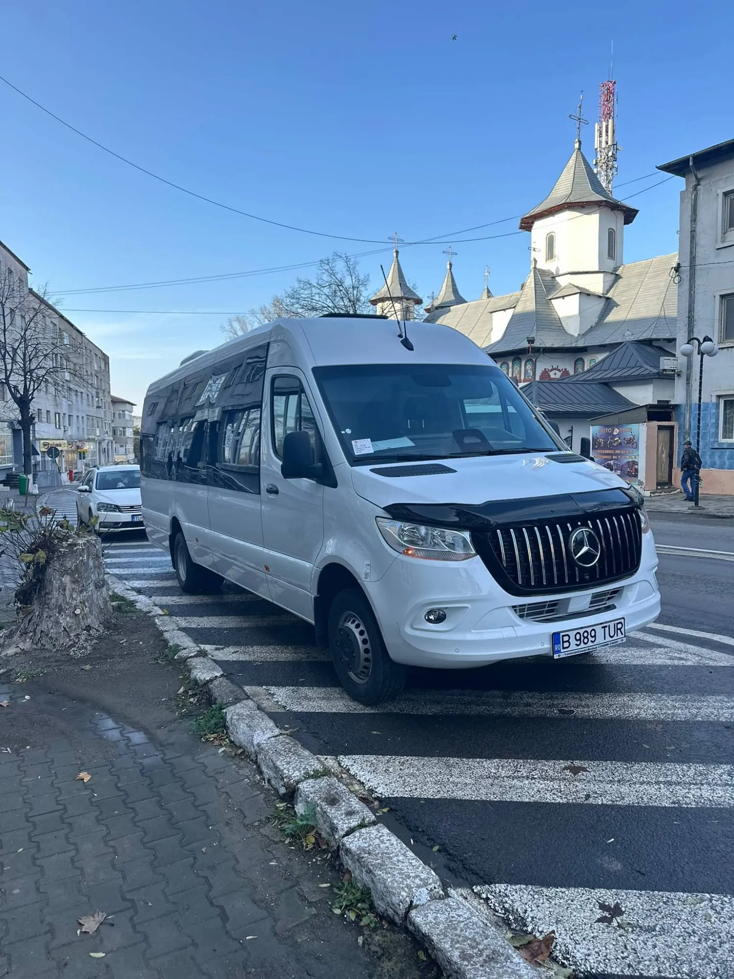Sprinterul B 989 TUR, cu grila Panamericana