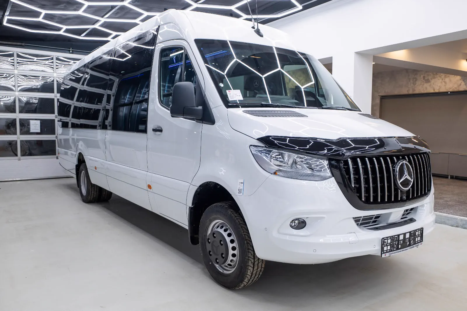 Mercedes-Benz Sprinter 517 CDI, cu grila Panamericana